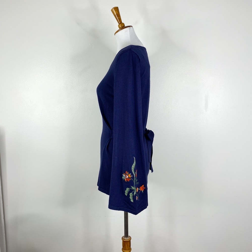 NEW Harlow and Rose Embroidered Bell Sleeve Sweater Sz. S - Picture 3 of 12